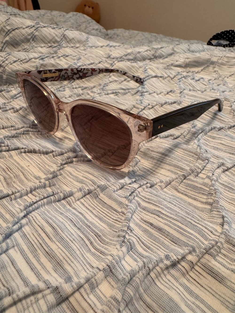 Vera Bradley Polarized Sunglasses Pink Translucent Black Floral